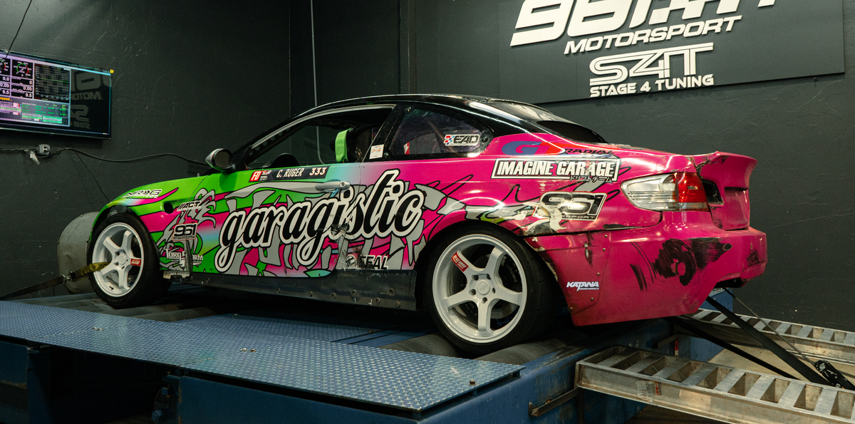 Garagistic BMW drift car on Katana HR05 Gloss White