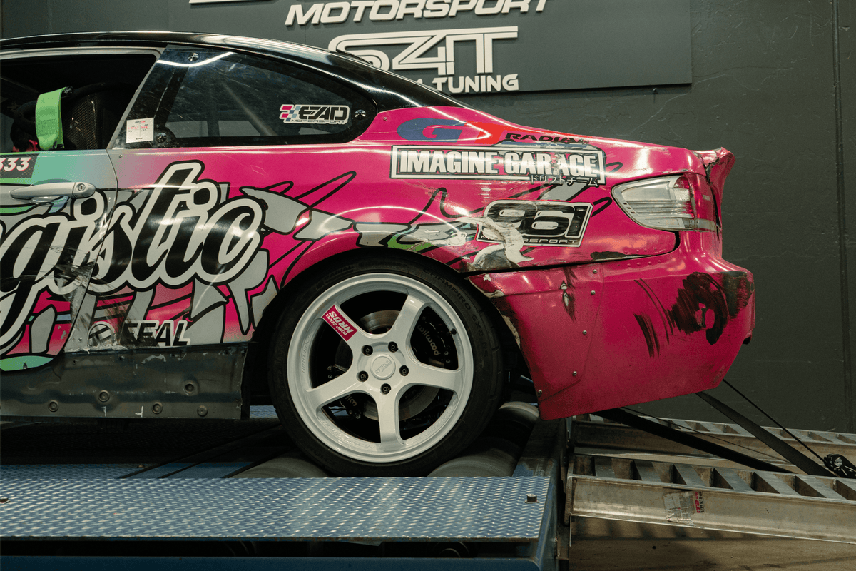 Garagistic BMW drift car on Katana HR05 Gloss White